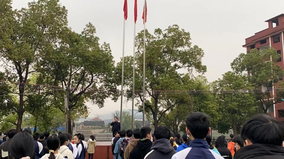 金称市镇中学3月学雷锋月活动综述