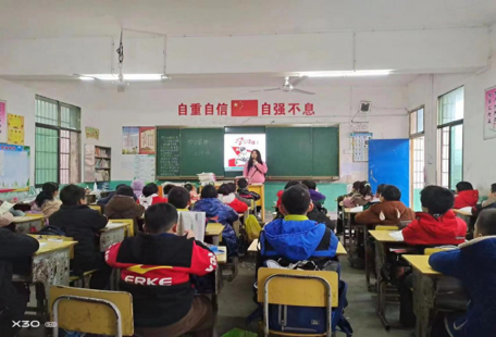 不忘初心学雷锋，牢记使命见行动