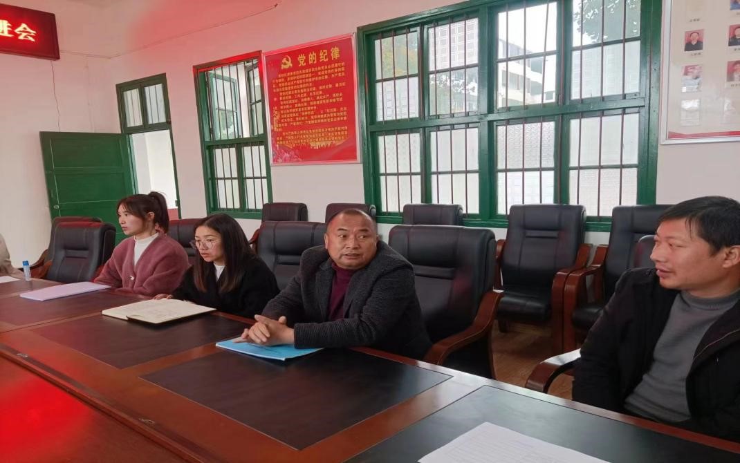 “利剑护蕾”在行动 综治安全伴成长