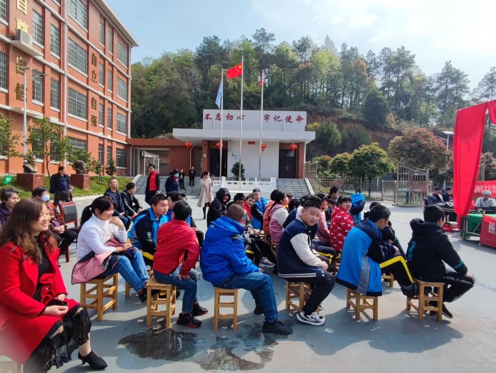 邵阳县特殊教育学校联合县文旅广体局 开展“戏曲进校园”演出