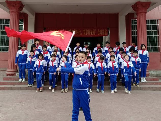 “唱响新时代，筑梦新征程”