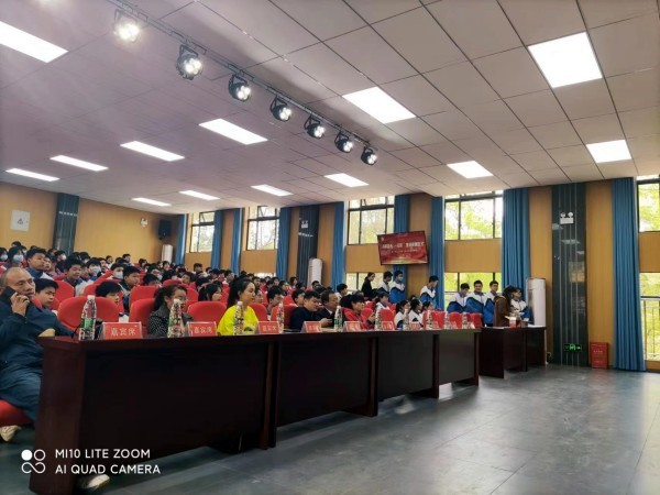 邵阳县塘渡口镇玉田初级中学举行“共享蓝天一元捐”公益活动