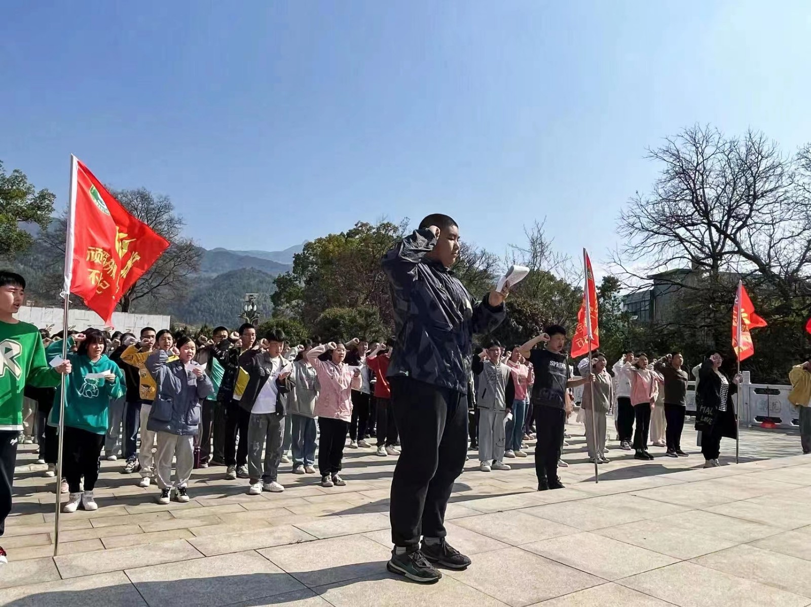 传承英烈精神 铭记英烈事迹