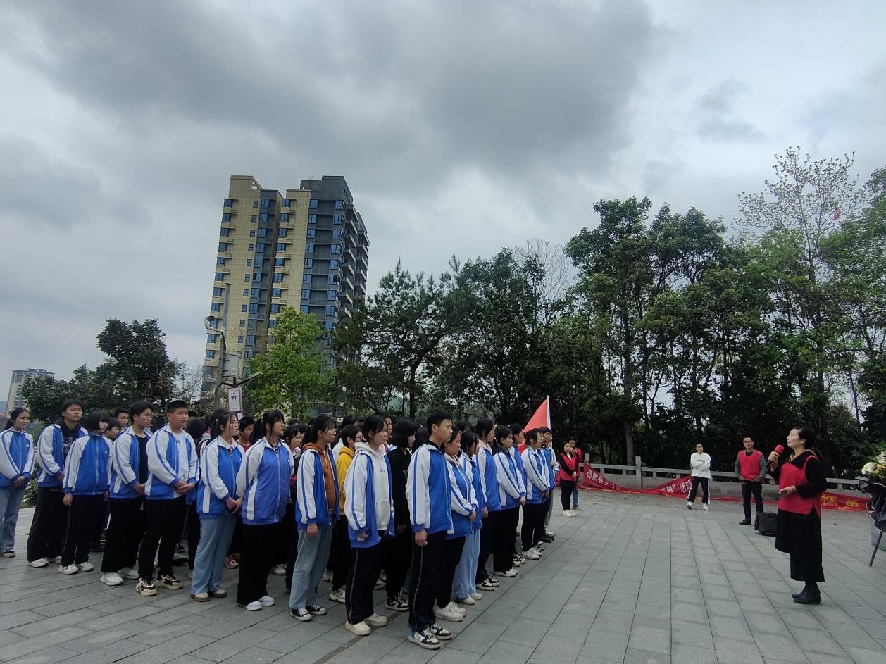 邵阳县梦之航委员工作室开展“缅怀革命先烈，追寻红色记忆”主题实践活动