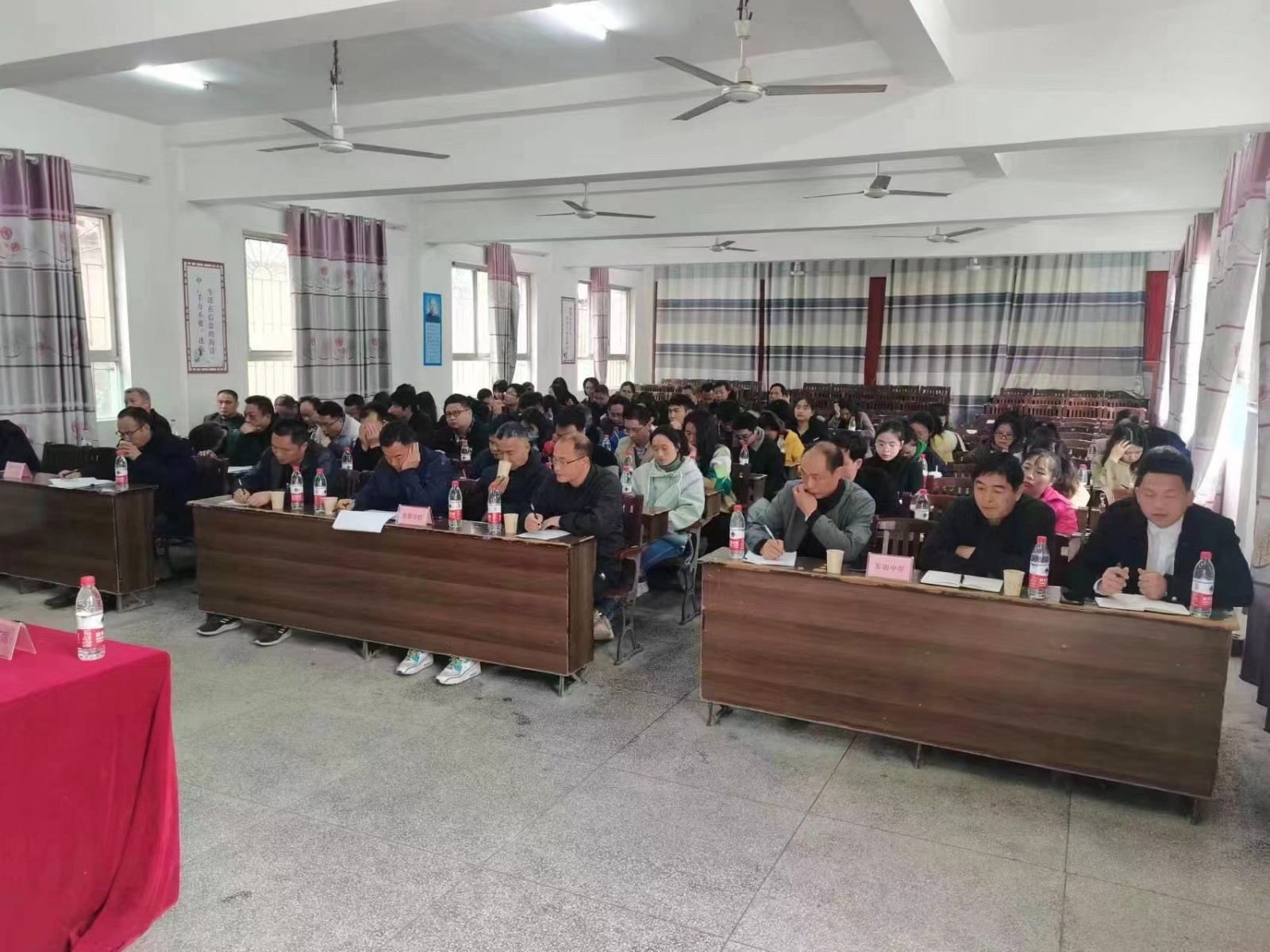 精准分析有效发力  踔厉奋发再创新高