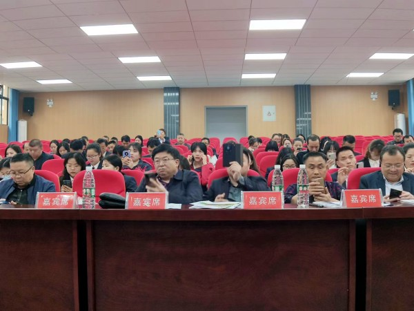 塘渡口镇玉田初级中学举办班主任论坛暨生地教学交流校本研修