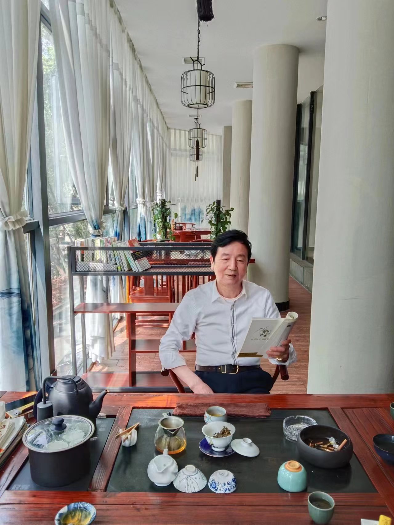 品茗读书乃余生一大乐事