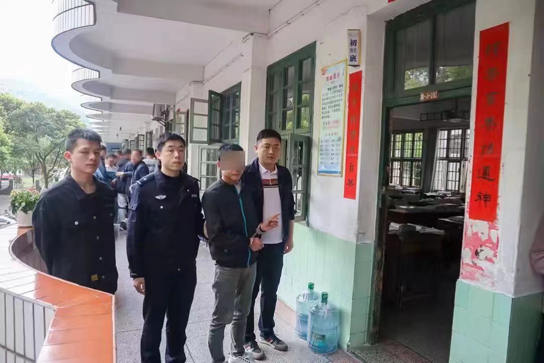 聚焦校园：神速破获一起盗窃学生财物案