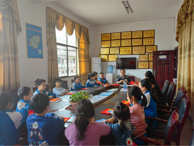 文明路队伴我行，校园安全牢记心