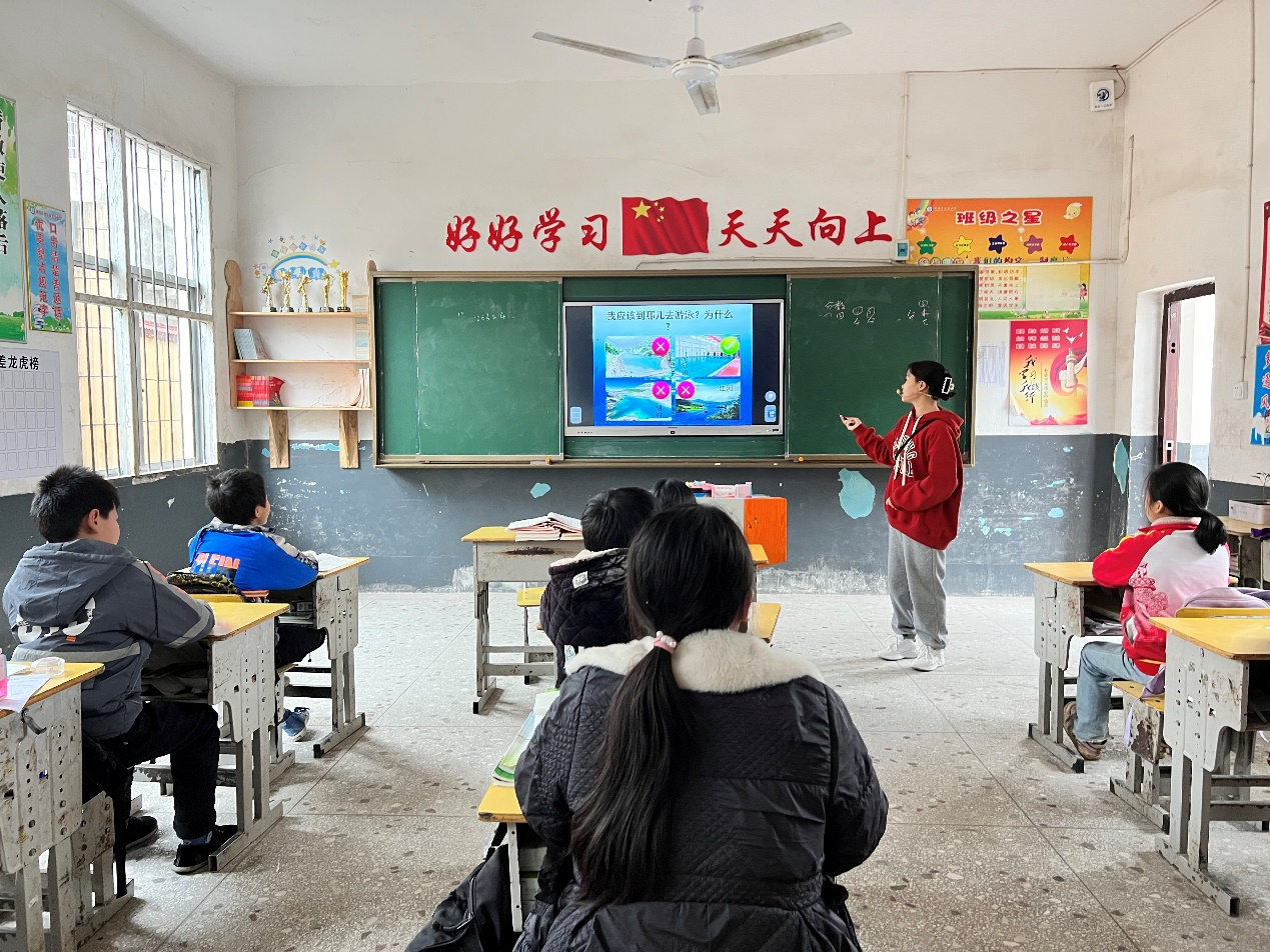 “家校携手，共防溺水”