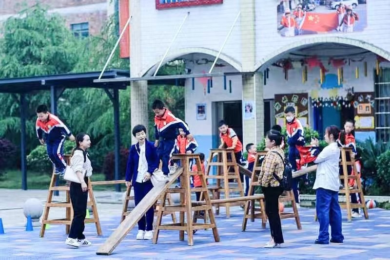 回龙寺镇中心学校幼小衔接交流研讨会暨2023年学前教育宣传月启动仪式