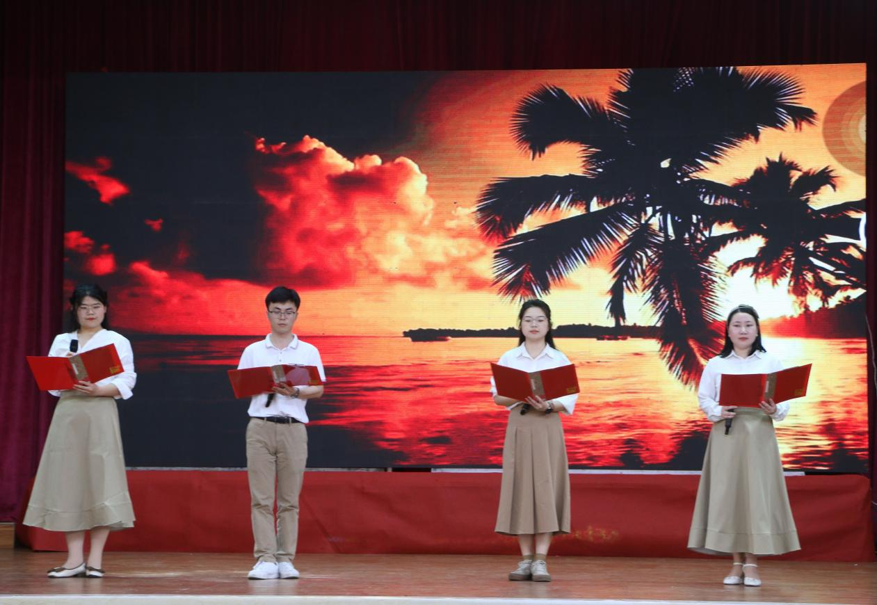 诵读经典文学 感受语言之美