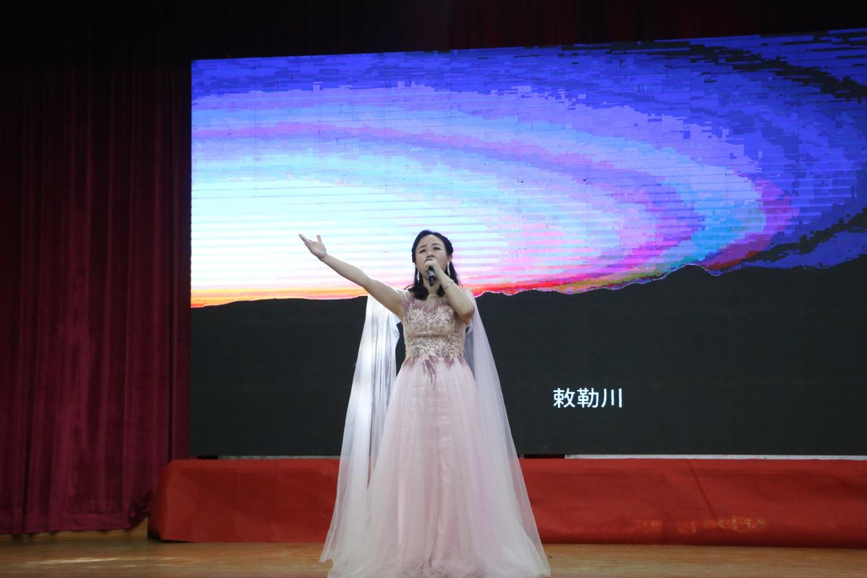 诵读经典文学 感受语言之美