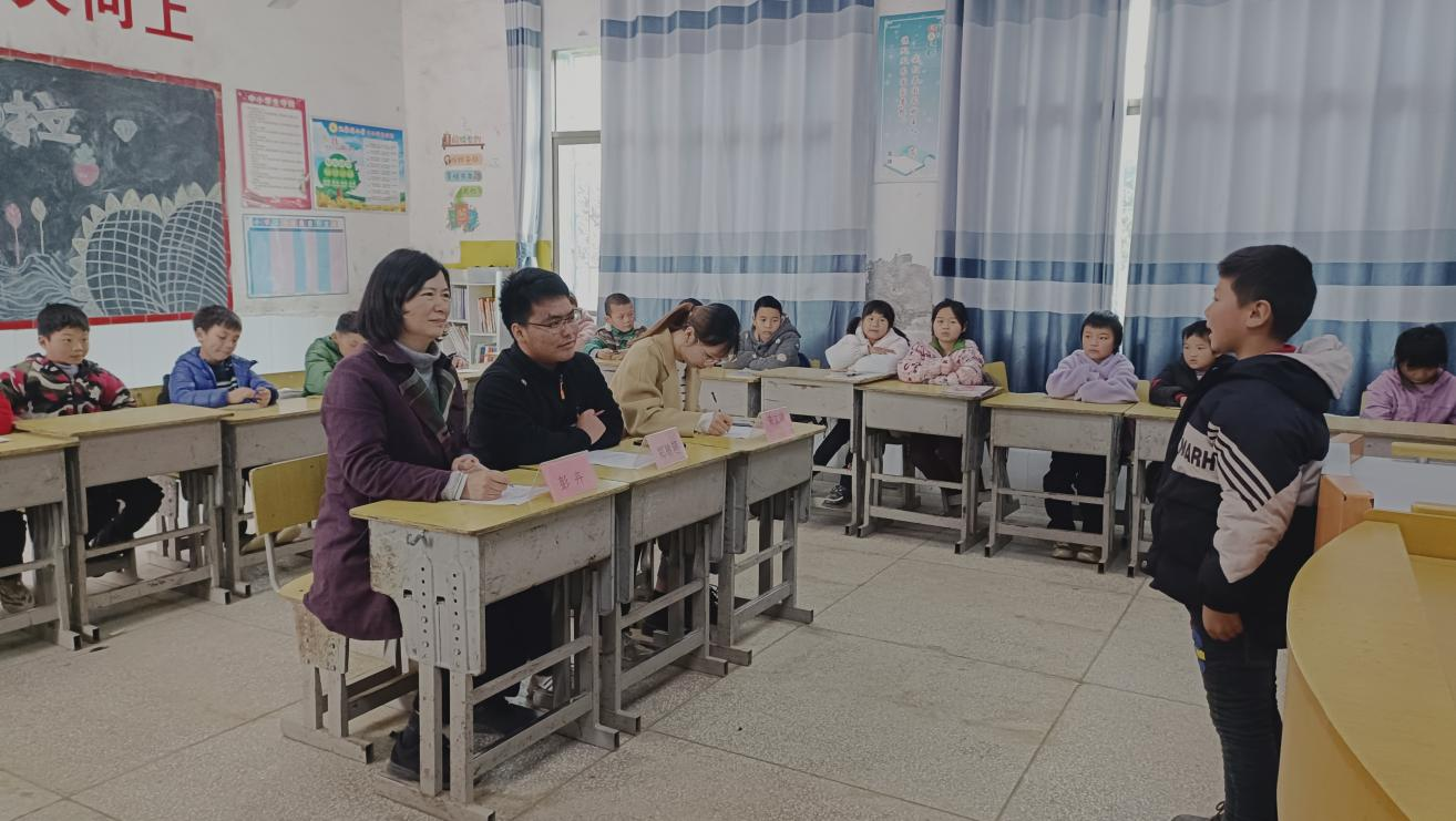 邵阳县郦家坪镇姚家铺小学举行第二届 “英语朗读者”少儿英语绘本阅读比赛