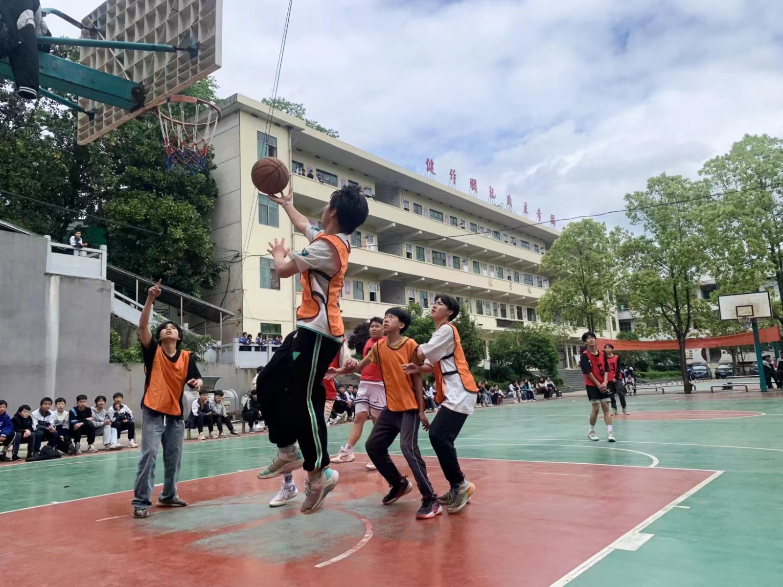 邵阳县小溪市乡中学篮球比赛活动开幕