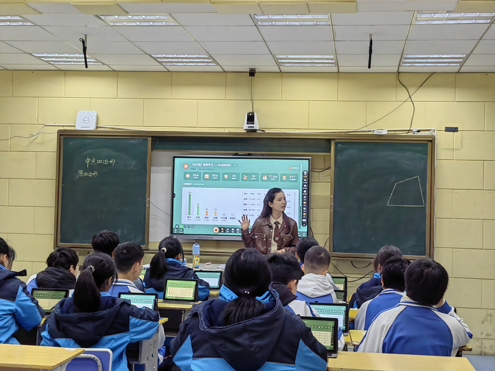 党旗引领城乡结对 缩小城乡教育差距