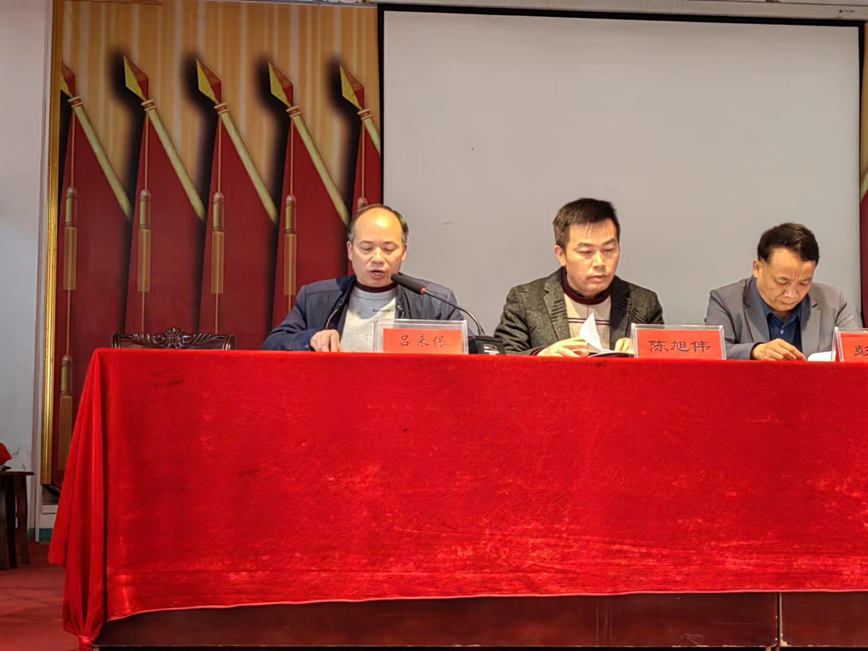 十五载桑梓情 助力家乡教育