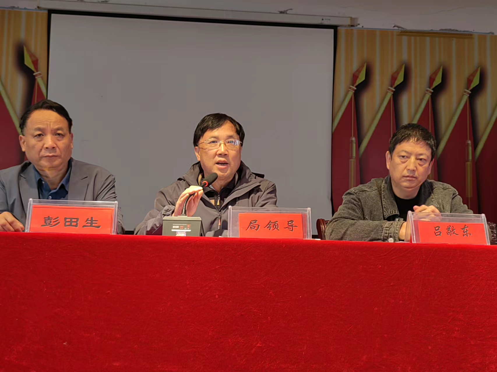 十五载桑梓情 助力家乡教育