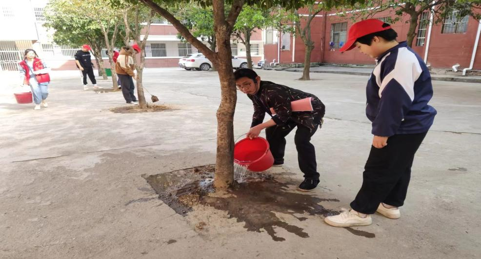 金称市镇中学开展“劳动美”社会实践活动