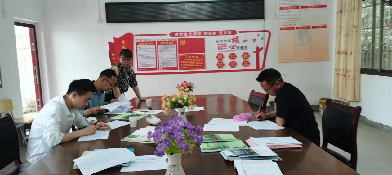 立足常规抓教学，深入检查促提升