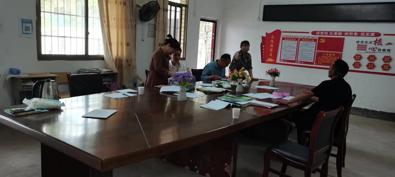 立足常规抓教学，深入检查促提升