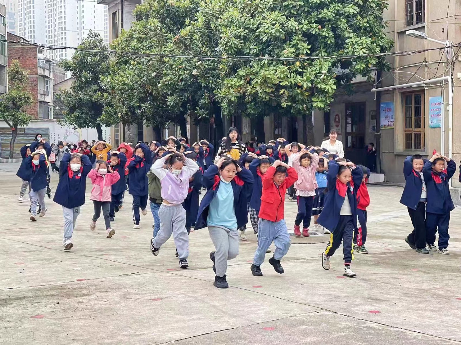 开展防灾减灾日应急演练