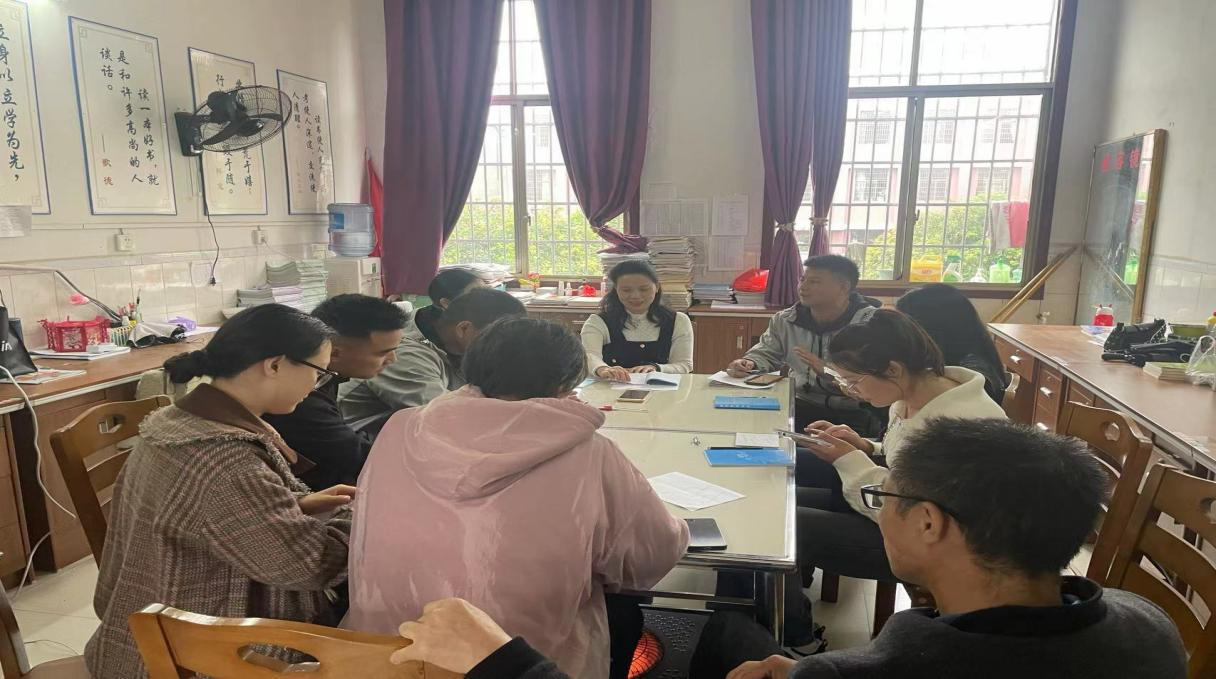 展体育课堂风采 促孩子健康成长