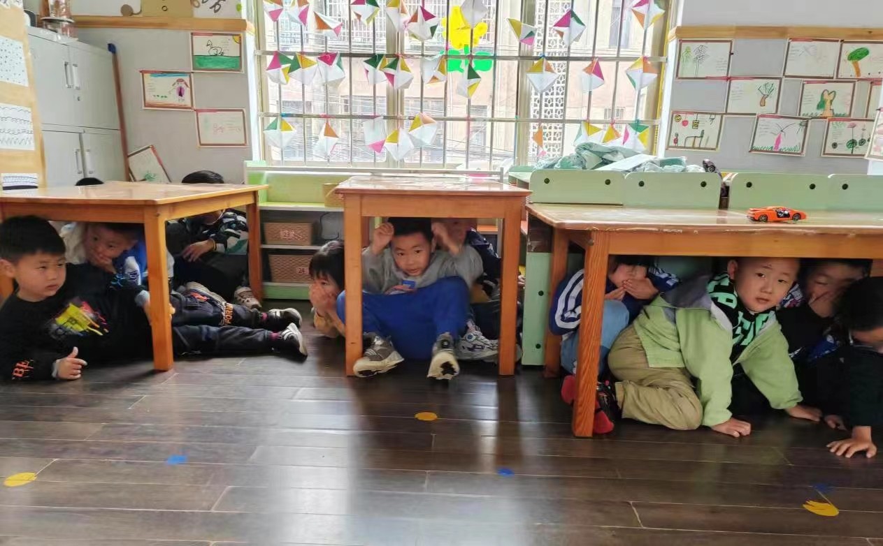 开展防震减灾疏散演练