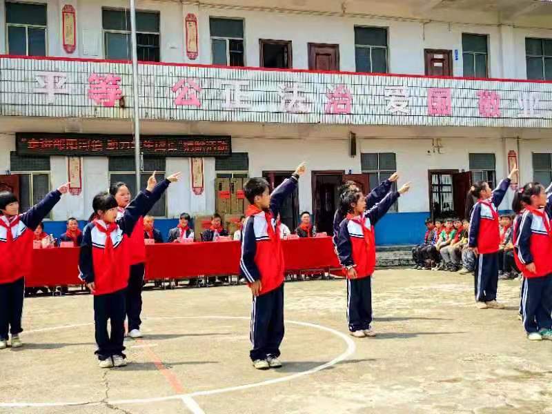 走进邵阳河伯 助力学生成长