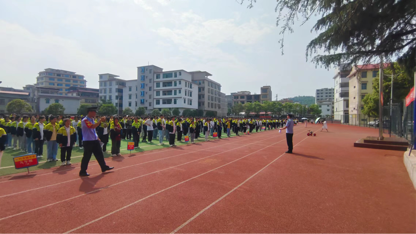 “知路爱路护路”法制宣传教育