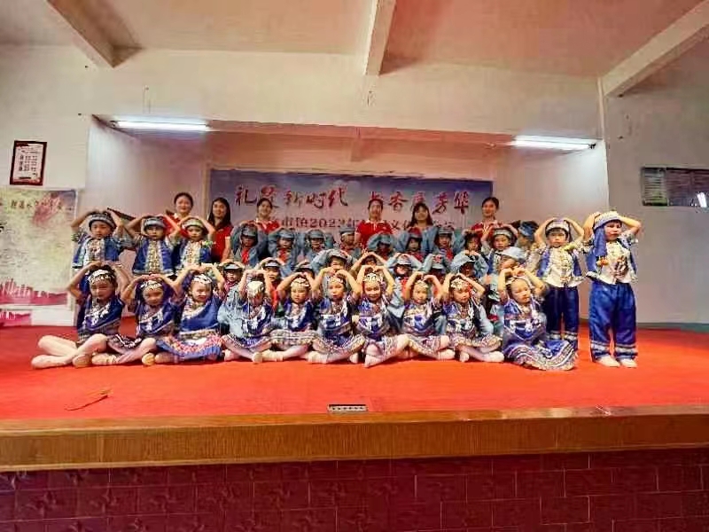 礼赞新时代，书香展芳华