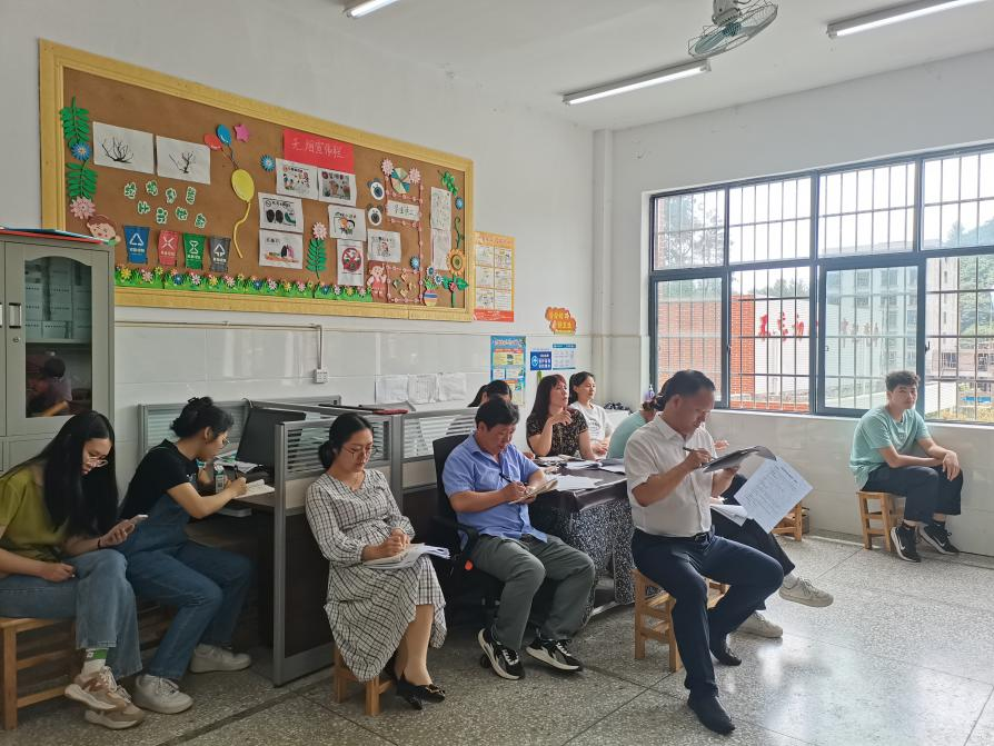 实习助成长，课堂展风采