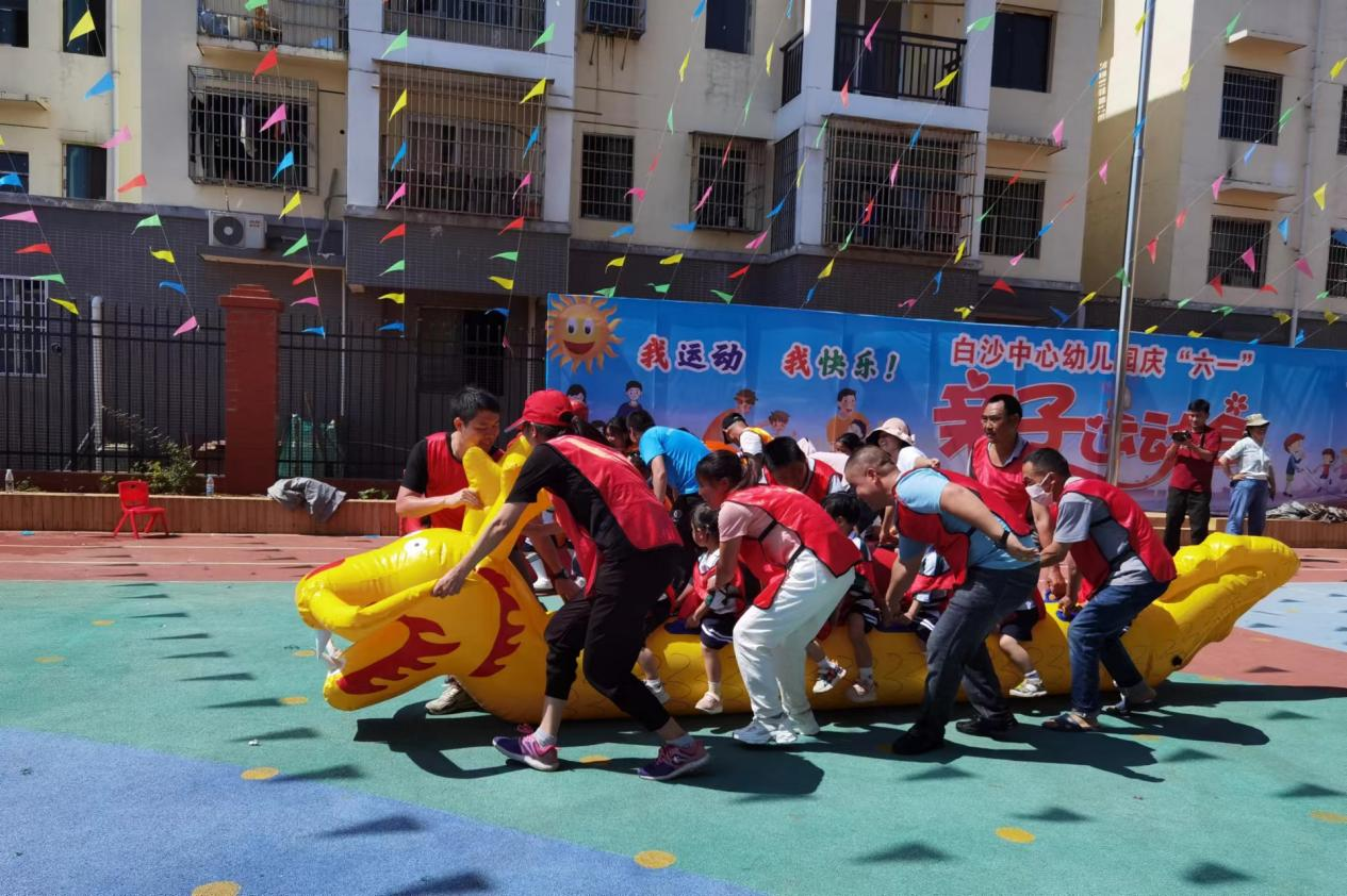 “清风拂六一  廉洁润童心”