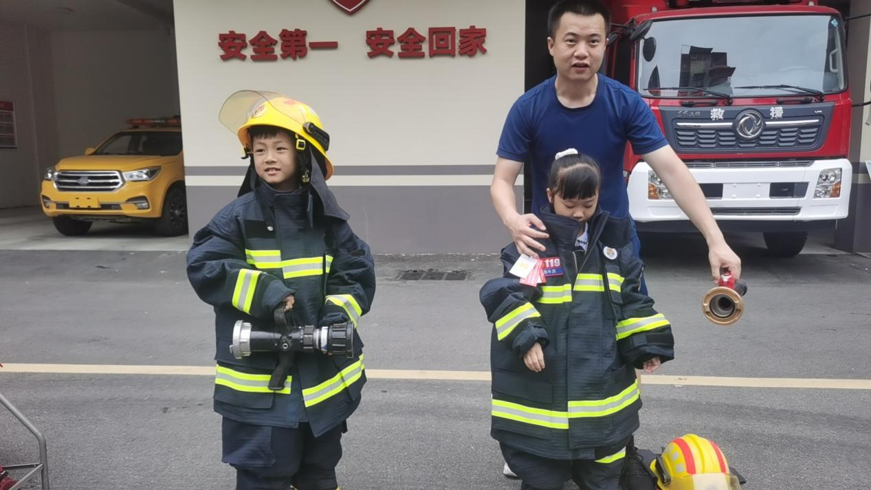 辰溪县幼儿园开展“消防宣传进万家，平安相伴你我他”消防主题活动