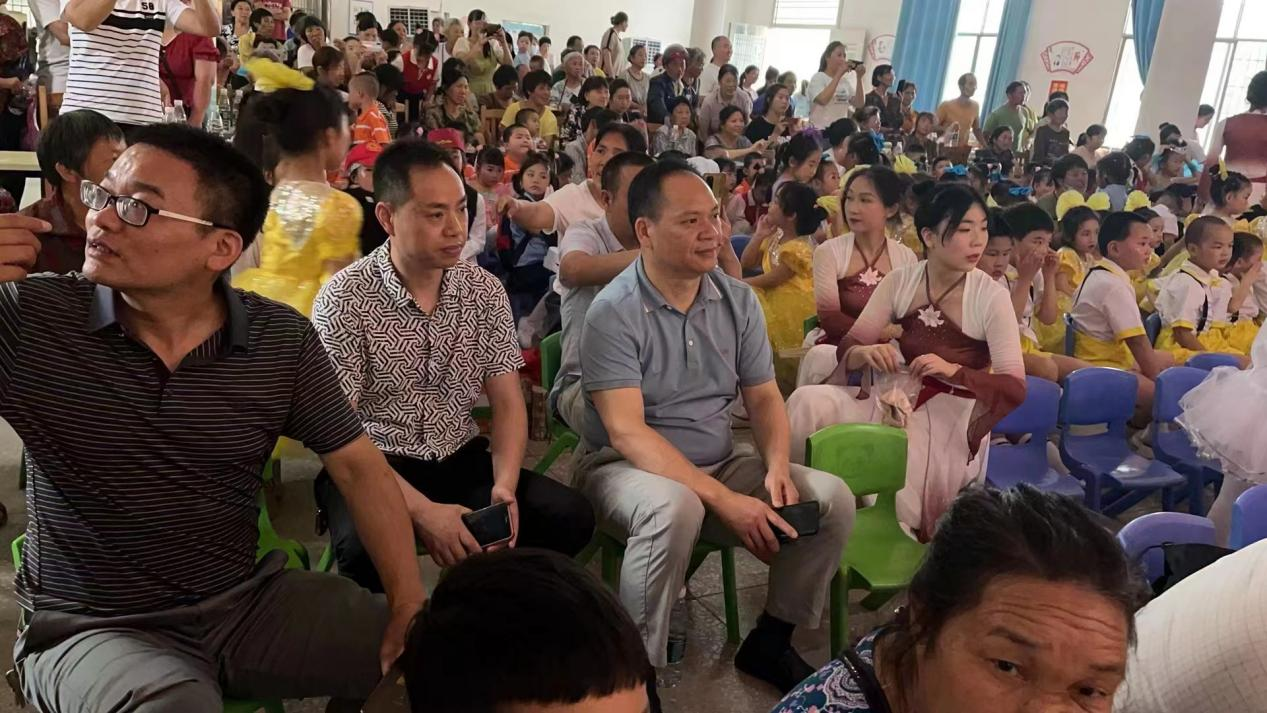 同心向党，茁壮成长