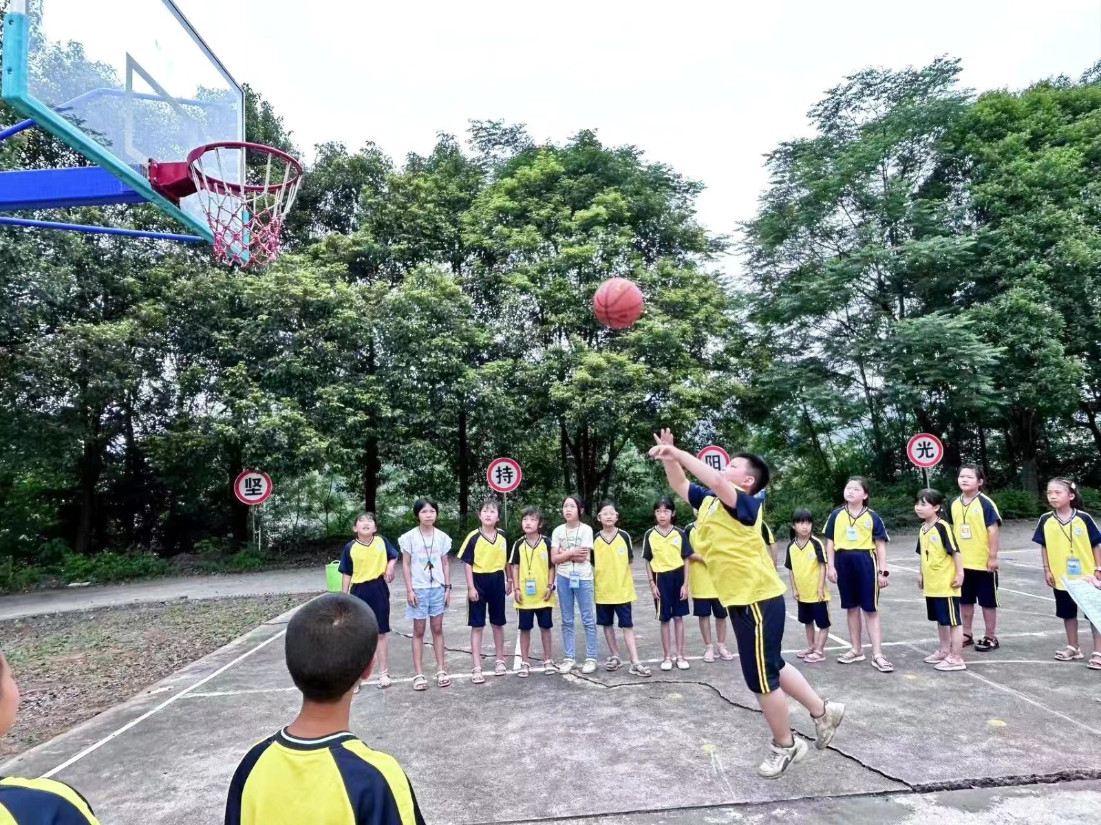 下花桥镇中心完全小学举行阳光体育运动竞赛