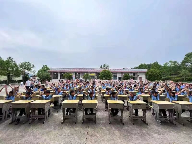 “桌”尔不凡庆六一