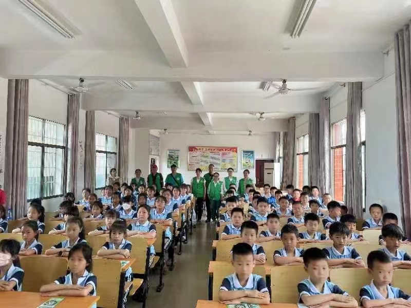 水头学校开展创建“绿水青山就是金山银山”实践基地知识讲座