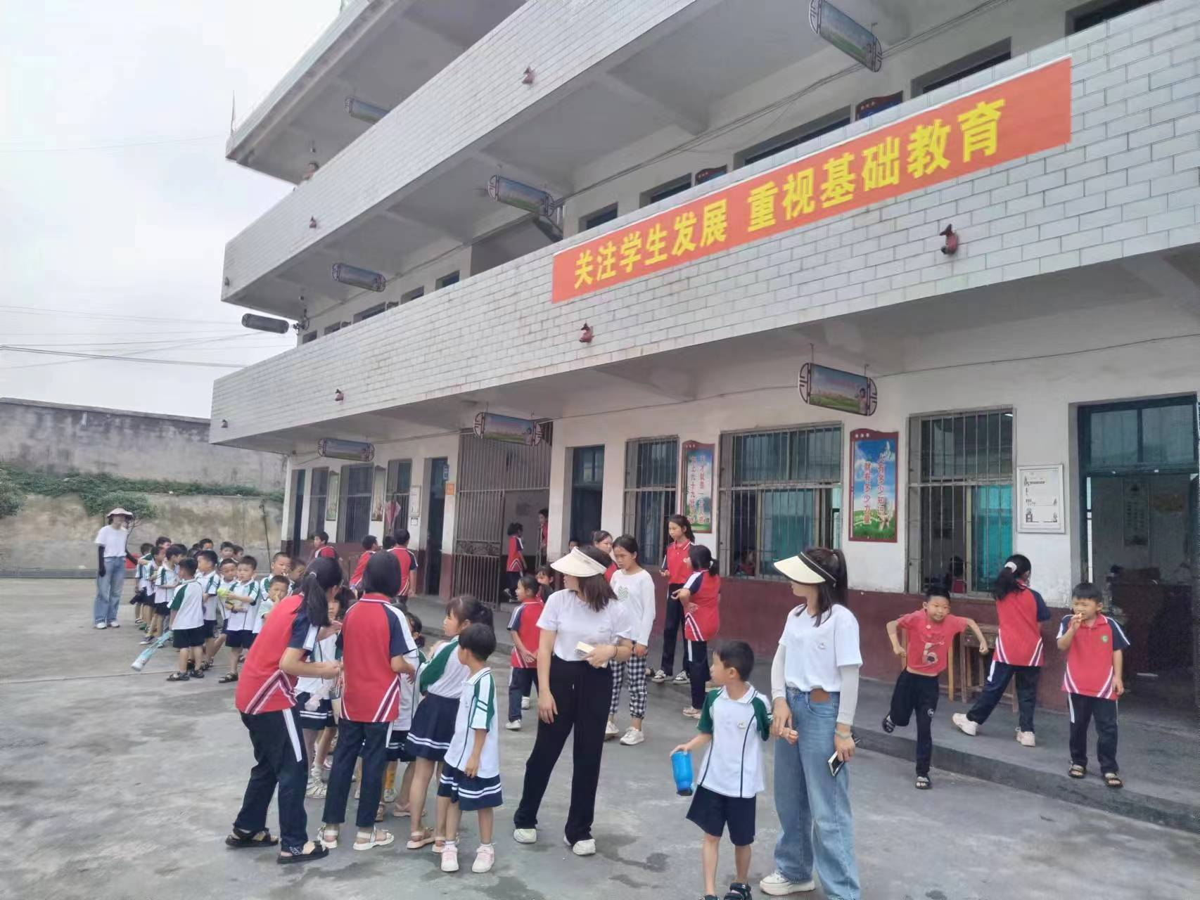 新宁县白沙中心小学开展幼小衔接活动