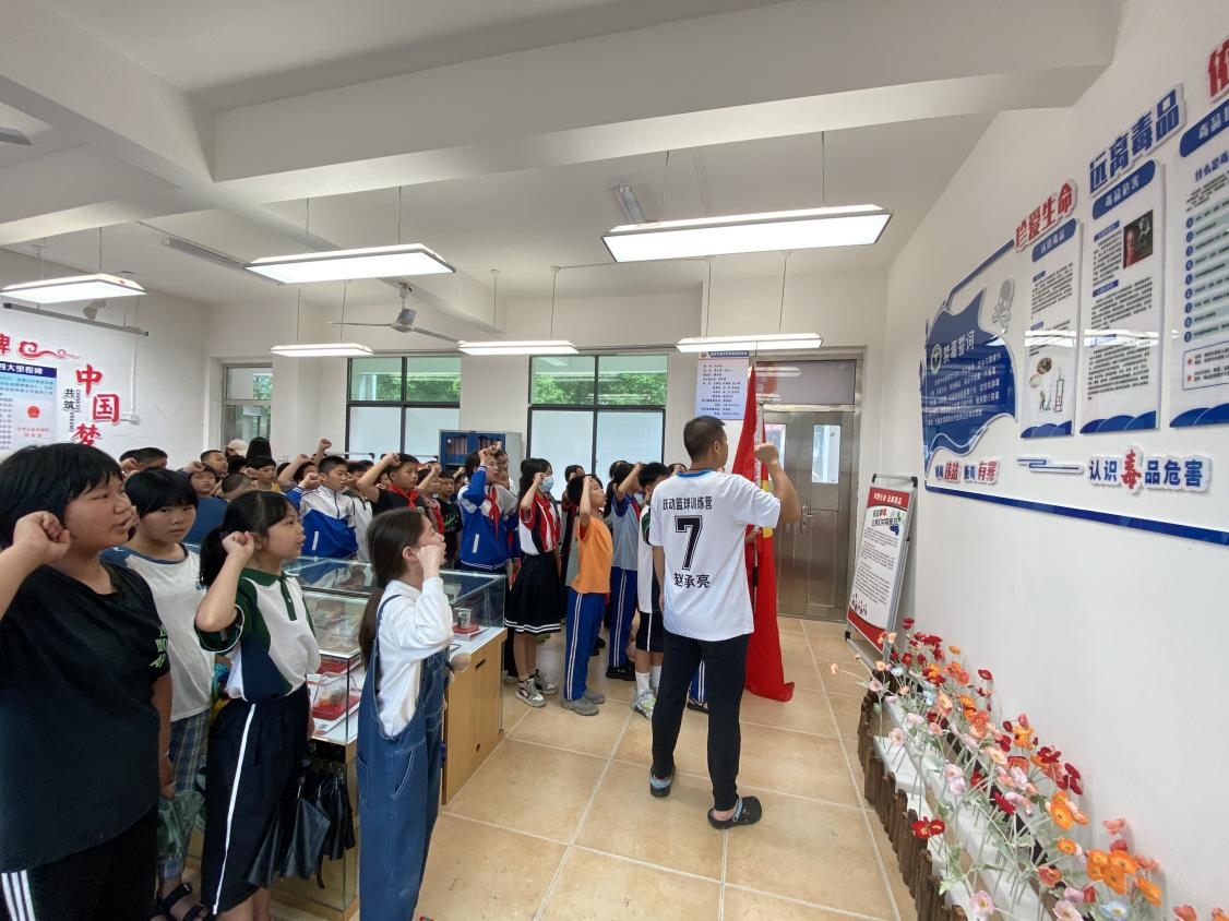 塘田市镇中学联合镇完小开展6.26禁毒日活动
