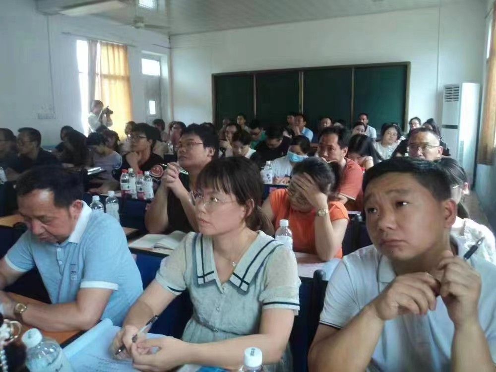 校本研修展风采，跟岗培训促成长