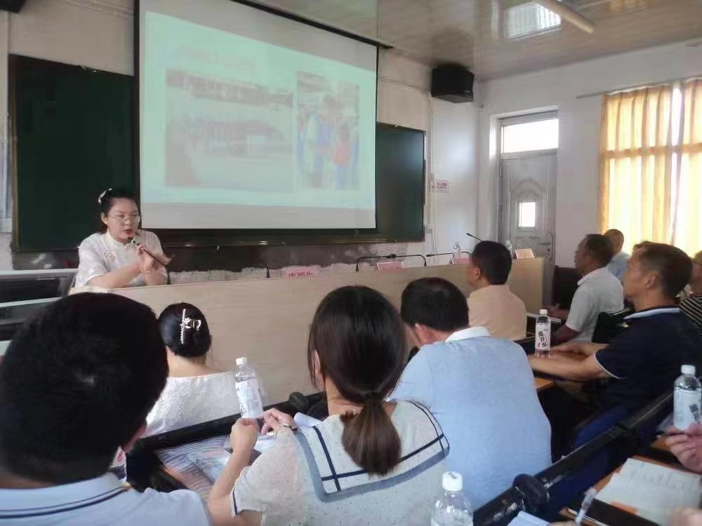 校本研修展风采，跟岗培训促成长