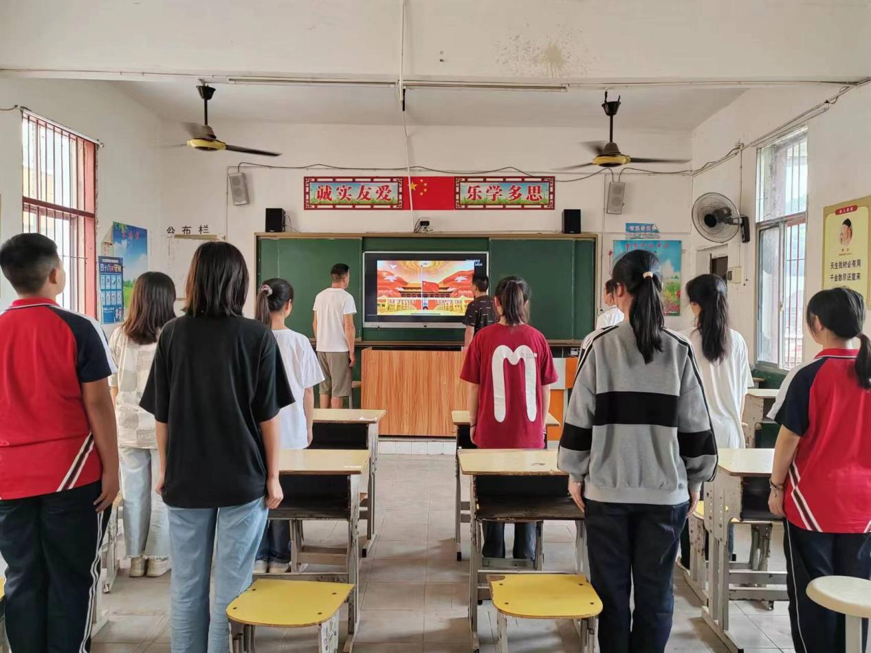 2023年黄亭市镇初级中学“入团仪式”