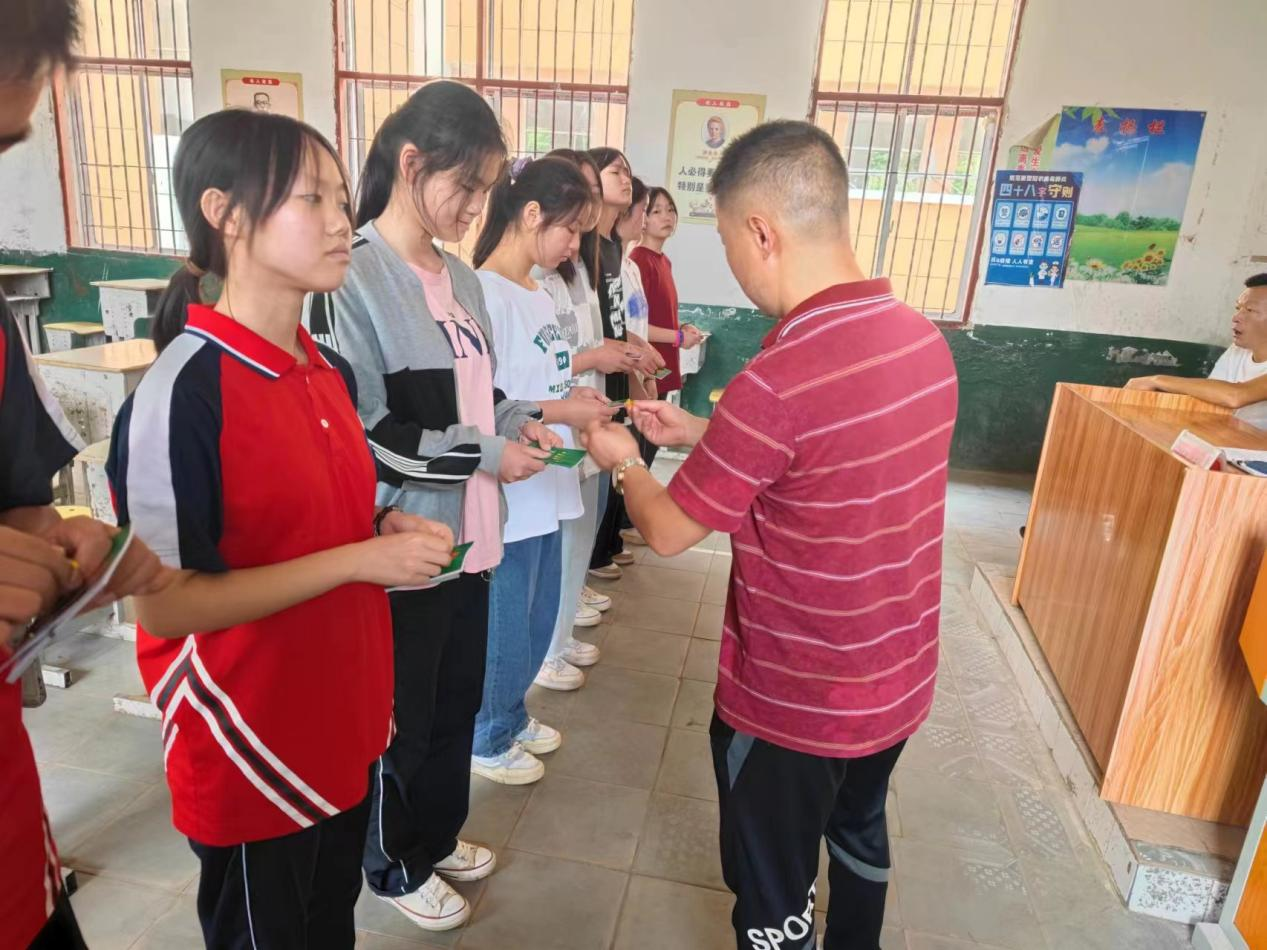 2023年黄亭市镇初级中学“入团仪式”