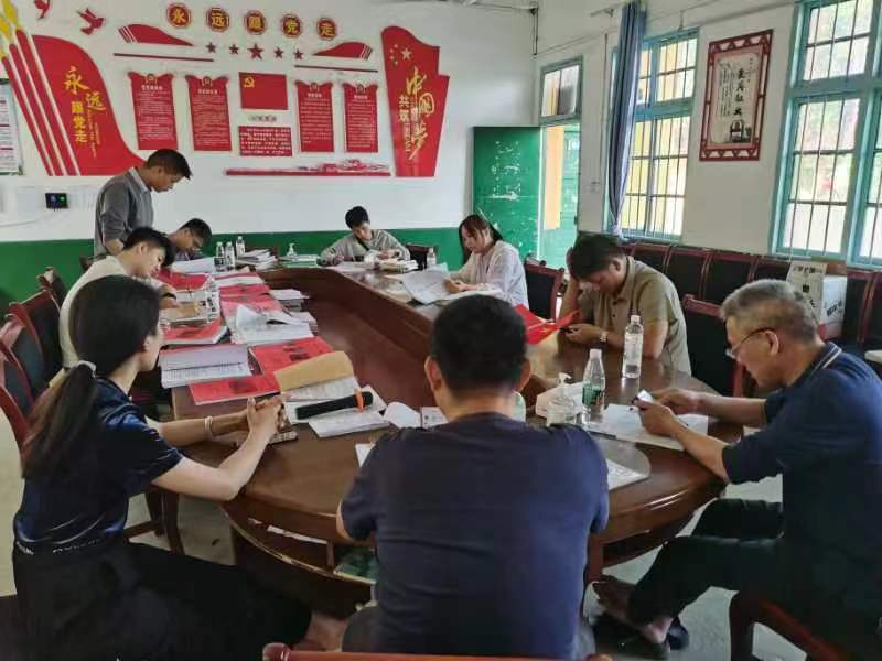 郦家坪镇中心学校开展期末工作综合大督查