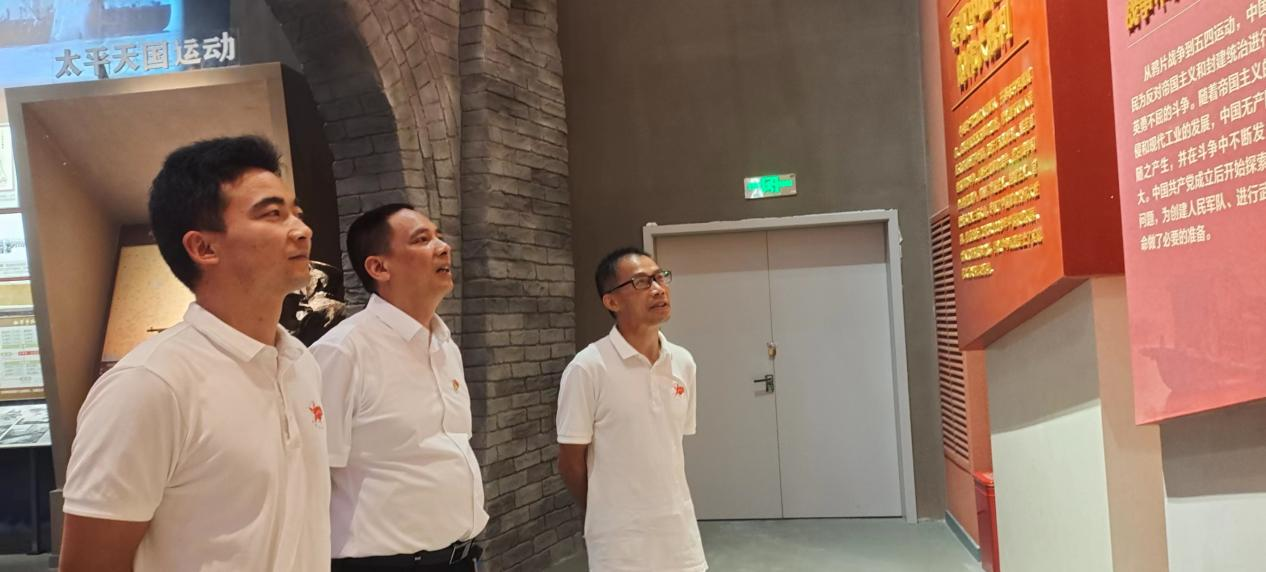 “心系国防教育 传承红色基因”主题党日活动