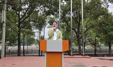 金称市镇中学期中总结表彰大会