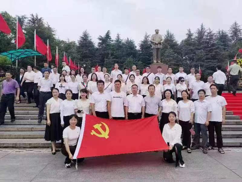 伟人故里表初心，坚定信仰担使命