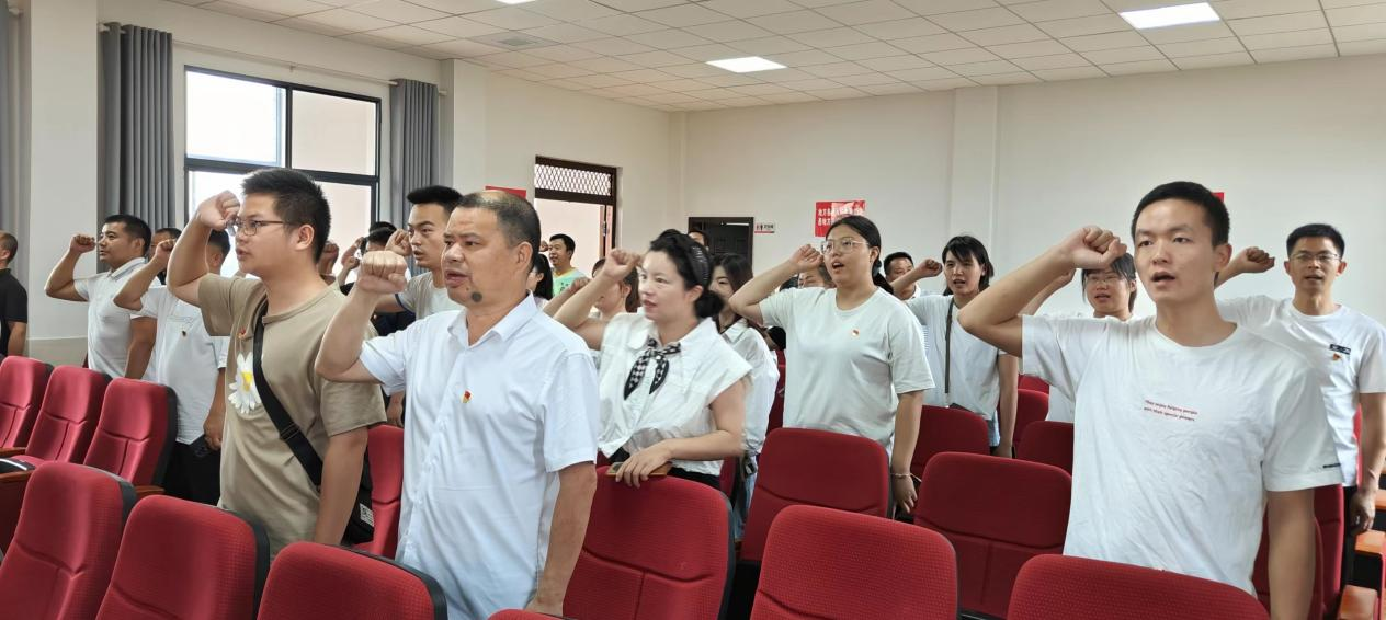 蔡桥乡中心完小全体党员教师参加邵阳县“学思想、强党性、重实践、建新功”集中主题党日活动及防溺水家访活动