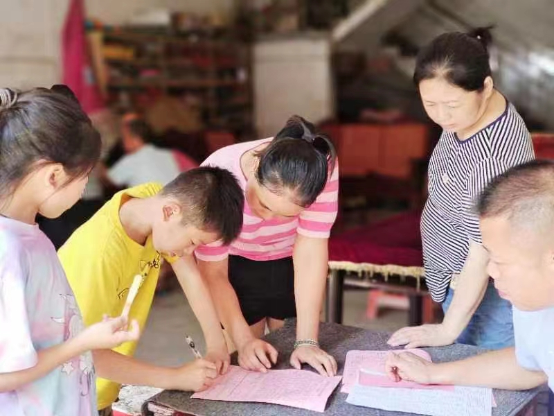 邵阳县塘田市镇中心完小暑假家访